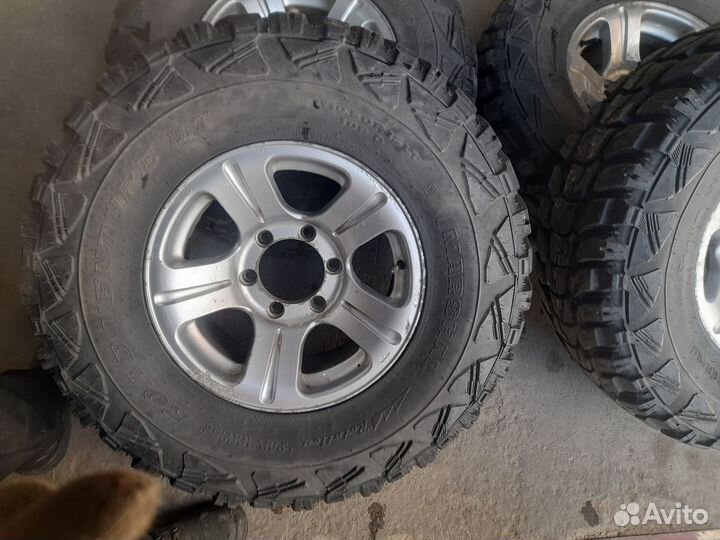 Продам комплект резины с дисками