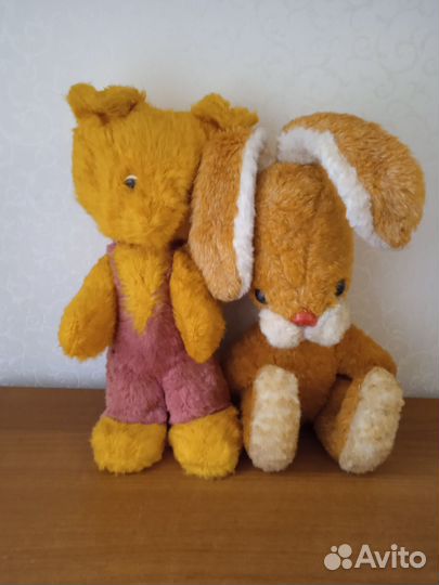 Советский плюшевый заяц и медведь