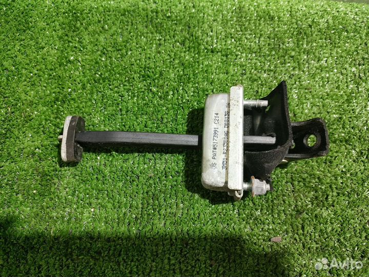 Ограничитель двери задний правый Ford Focus 2