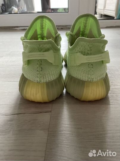 Кроссовки Adidas Yeezy boost 350 v2 glow