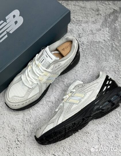 Кроссовки мужские New Balance 1906R