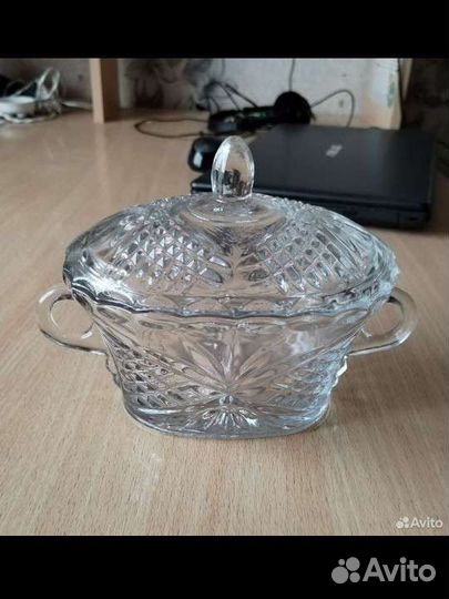 Конфетница с крышкой