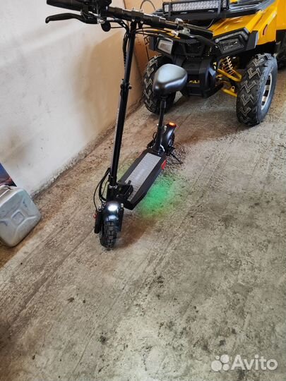 Kugo M4 Pro Самокат взрослый электрический бу