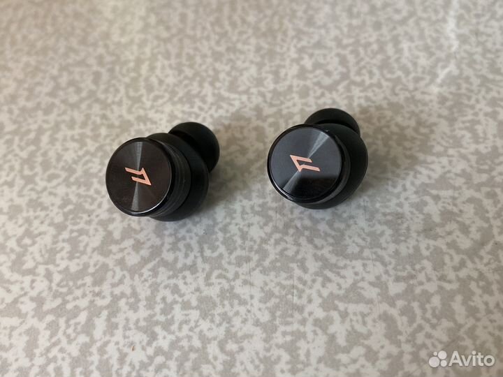 Беспроводные наушники 1more