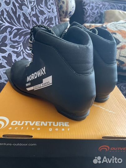 Лыжные ботинки