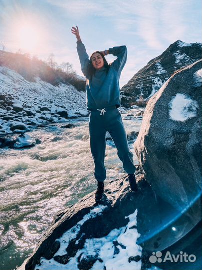 Голубой костюм женский теплый 46