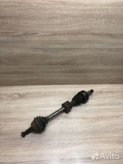 Привод передний левый Фольксваген пассат B3