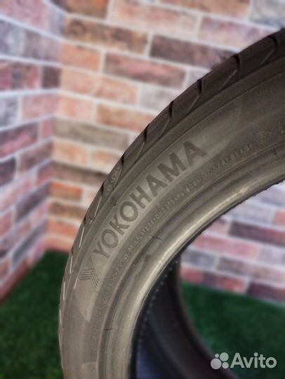 Yokohama Advan Sport V105S 245/45 R18 и 275/40 R18 99Y