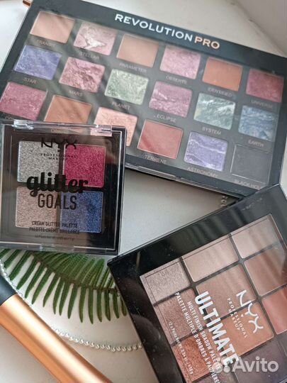Тени для век revolution и глиттер NYX