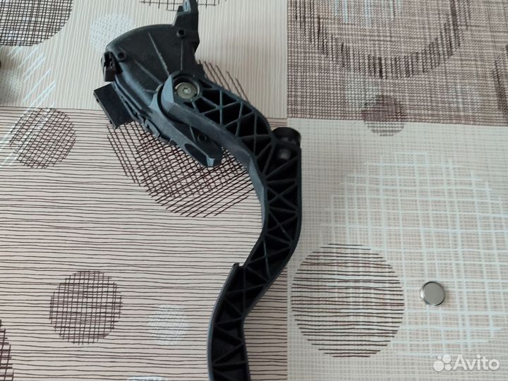 Педаль газа