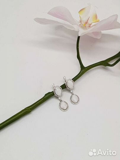 Длинные серебряные серьги перламутр