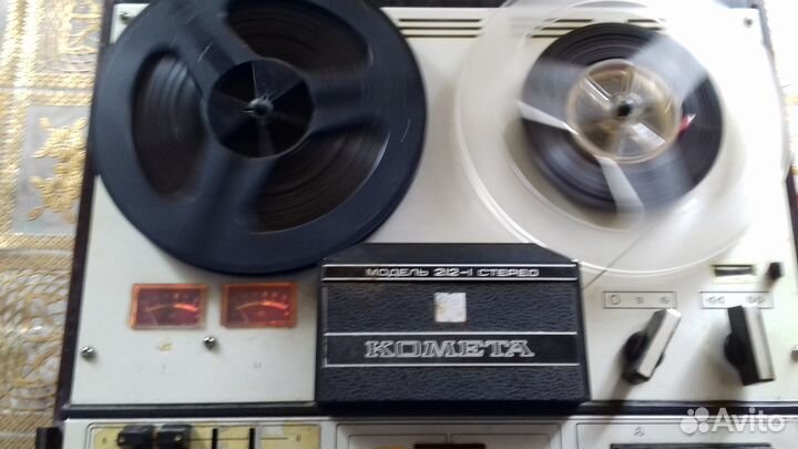 Магнитофон комета 212