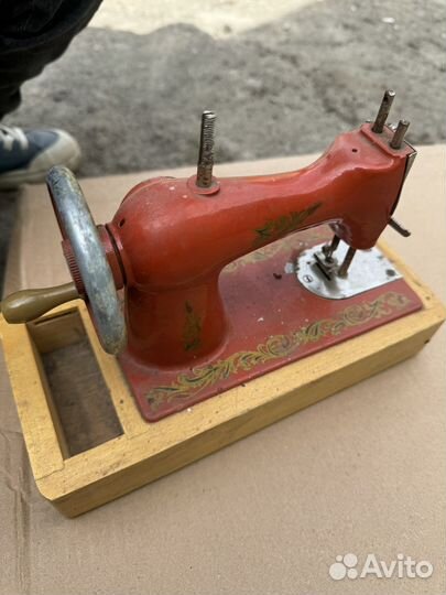 Швейная машина ручная