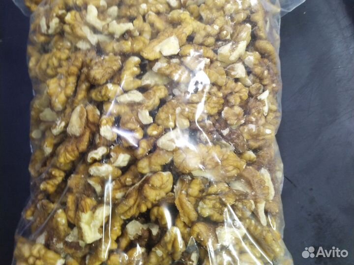 Кедровые орех и шишки