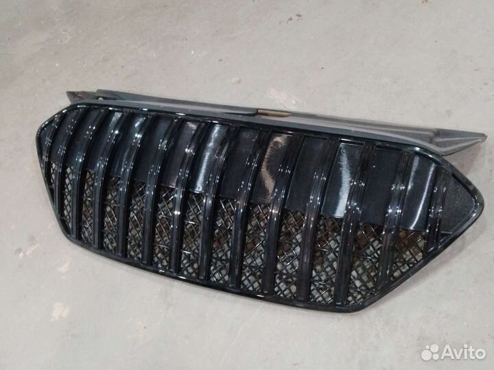 Радиаторная решётка на hyundai ix35