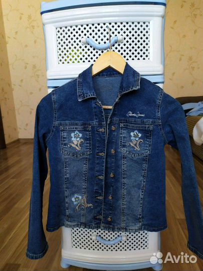 Джинсовый пиджак на девочку 9-10 лет