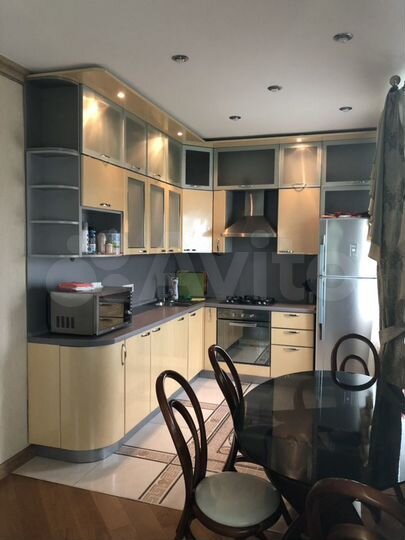 3-к. квартира, 80 м², 2/3 эт.