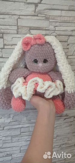 Зайка вязаная игрушка