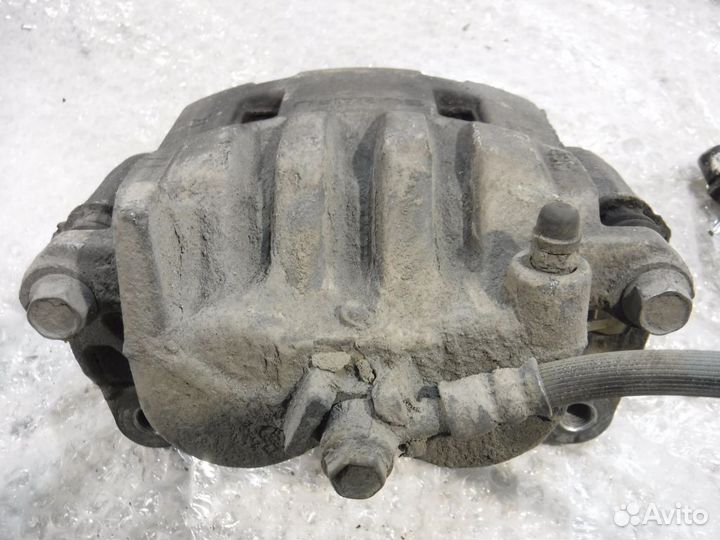 Суппорт передний правый