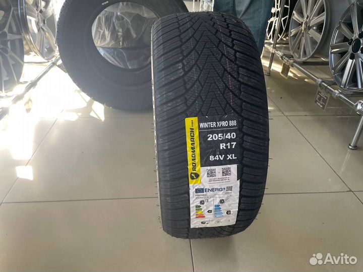 Roadmarch Winter XPro 888 205/40 R17 84V