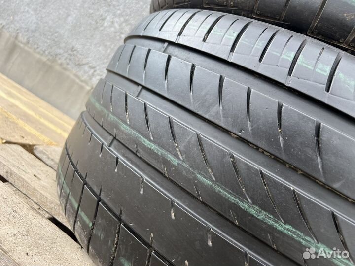 Dunlop SP Sport Maxx GT 285/35 R21 и 325/30 R21