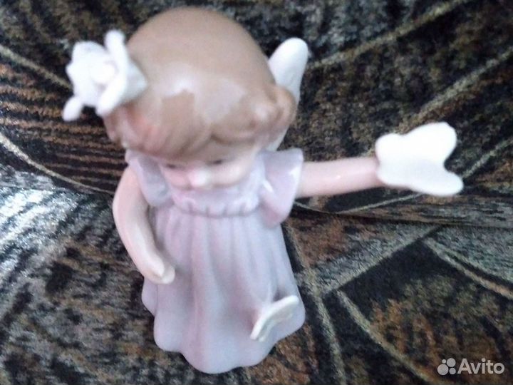 Фарфоровая статуэтка, ангелочек девочка, Англия