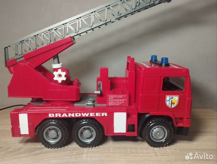 Машина пожарная детская Bruder