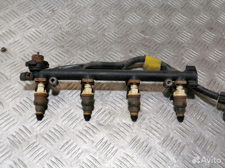 Рейка топливная рампа Rover 400 1995 2000