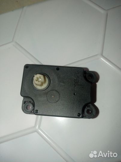 Моторчик заслонки печки volvo
