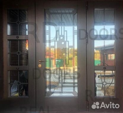 Входная группа со стеклом в частный дом