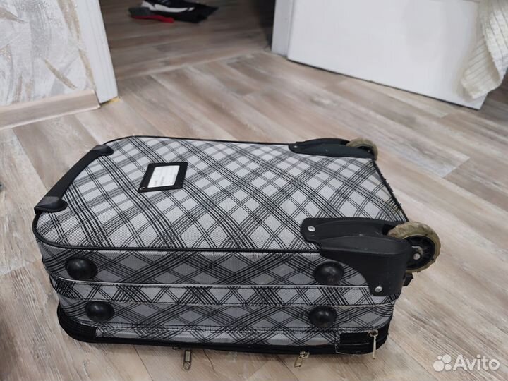 Чемодан на колесах бу маленький тряпочный