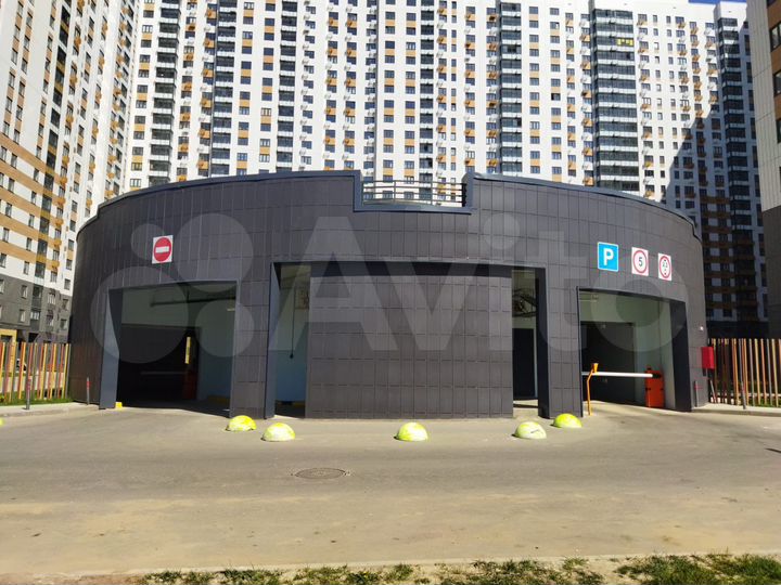 Машиноместо, 14 м²