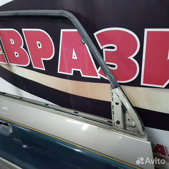 Дверь боковая передняя правая Mitsubishi Pajero