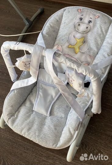 Шезлонг для новорожденных новый