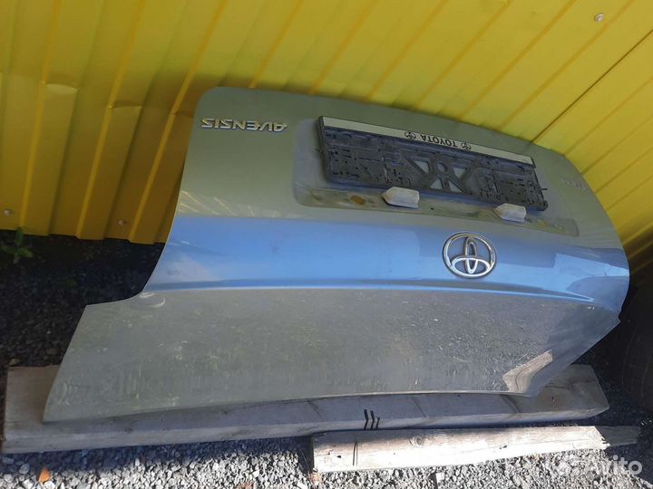 Багажник Avensis седан