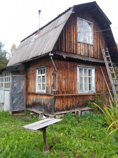 Дом 12 м² на участке 6 сот.