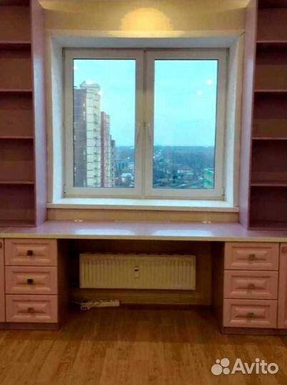 Рабочая зона у окна