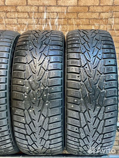 Nokian Tyres Hakkapeliitta 7 215/60 R16