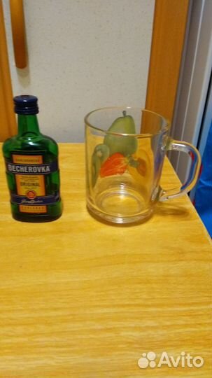 Маленькая бутылочка из-под Бехеровки