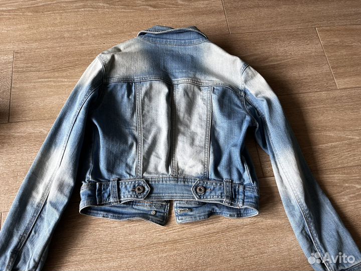 Джинсовая куртка