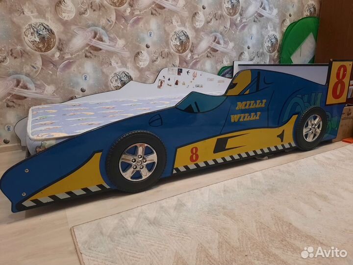 Детская кровать машинка с матрасом