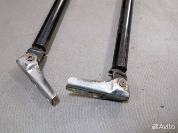 Амортизатор задней двери Toyota Lite Ace 1989