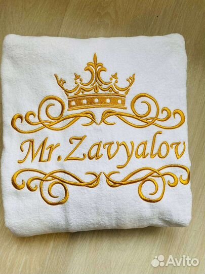 Махровые и велюровые халаты с вышивкой на заказ