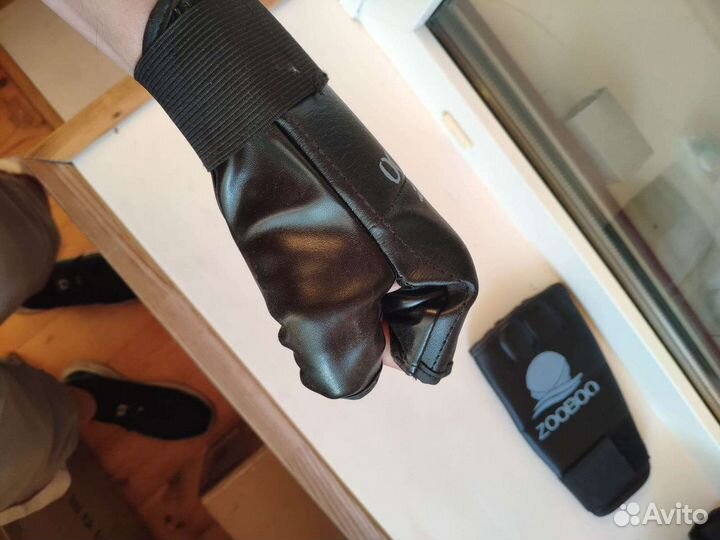 Перчатки и макивара (лапа) для бокса и кикбоксига