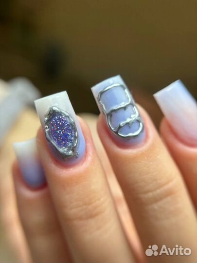 Модель на наращивание ногтей