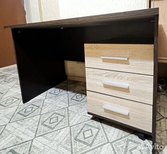 Стол письменный,компьютерный