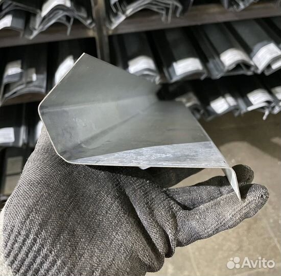 Порог задний Chrysler Voyager, Dodge Caravan 1990