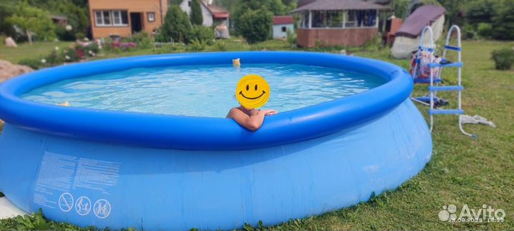 Надувной бассейн