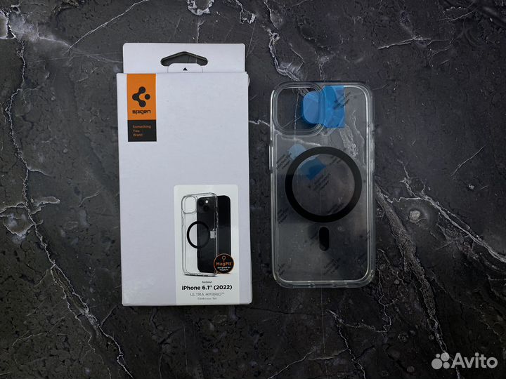 Защитный чехол Spigen для iPhone 14