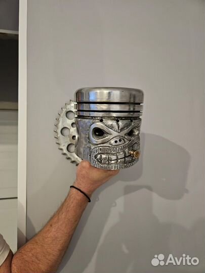 Вешалка для мотошлема